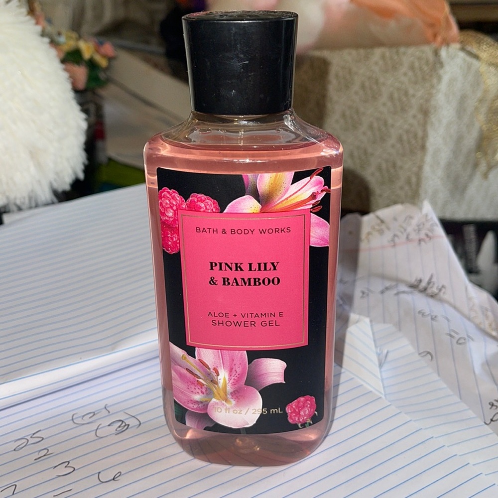 Bath and body works pink lily and bamboo body wash